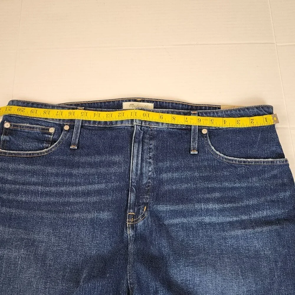 Madewell sz 36 High Rise Denim Shorts Curvy Blue Raw Hems